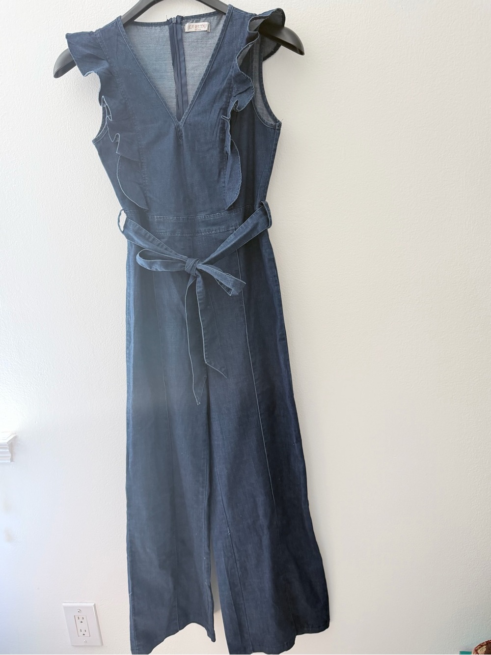 La Reyna Chambray Wide Leg Jumpsuit Ruffle V Neck Tie Waist Women’s L - Picture 2 of 9